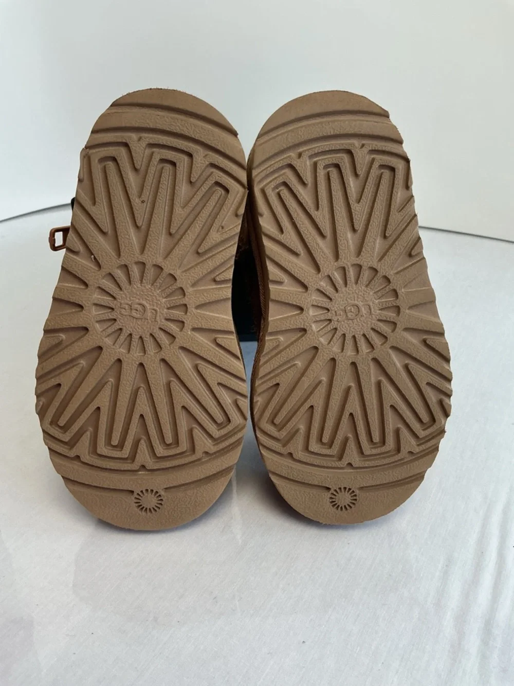 UGG Kids Classic Mini Zip Suede Boots Chestnut Size 8